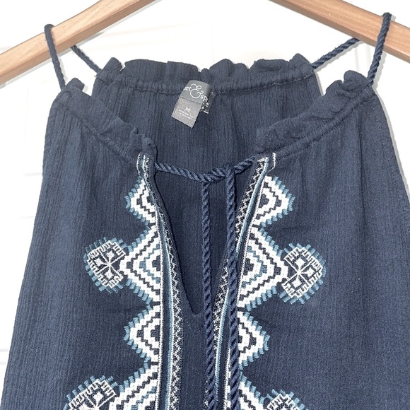 Market and Spruce tank. Women’s M. - Picture 2 of 5